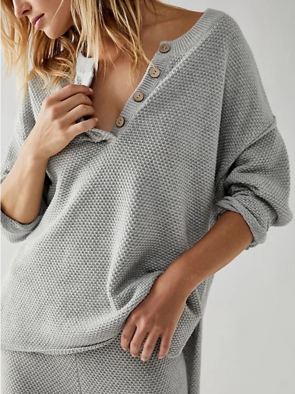 Free People Beach Hailee Waffle Knit V-Neck Button Pullover Grey Size XS (FLAWS)